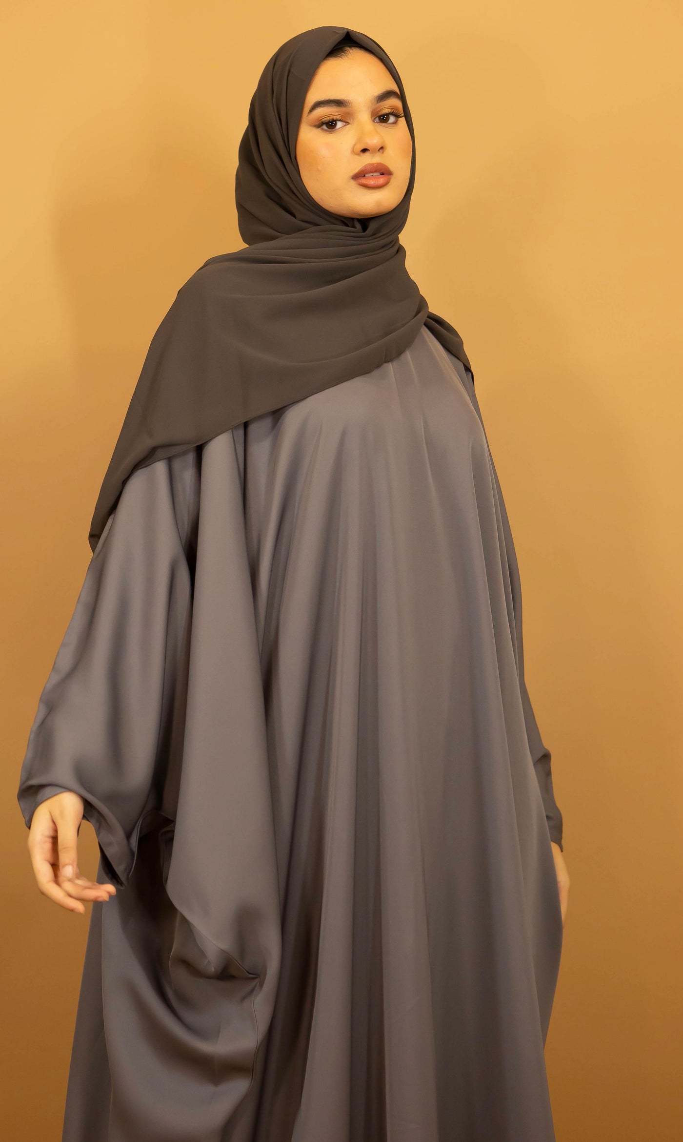 Everyday Grey Farasha With Matching Hijab